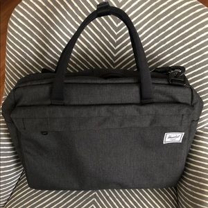 Gibson Messenger in Black Crosshatch (Dark Gray)